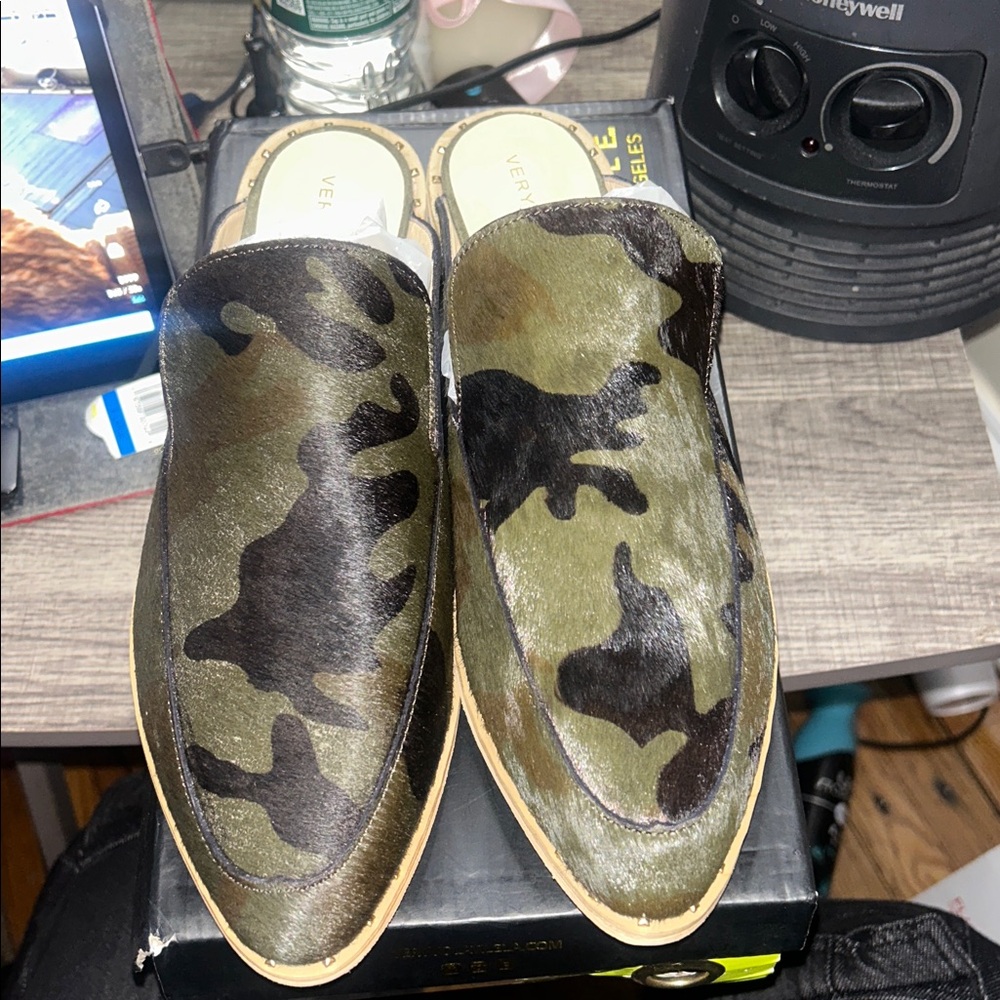 Camouflage Fur Slide